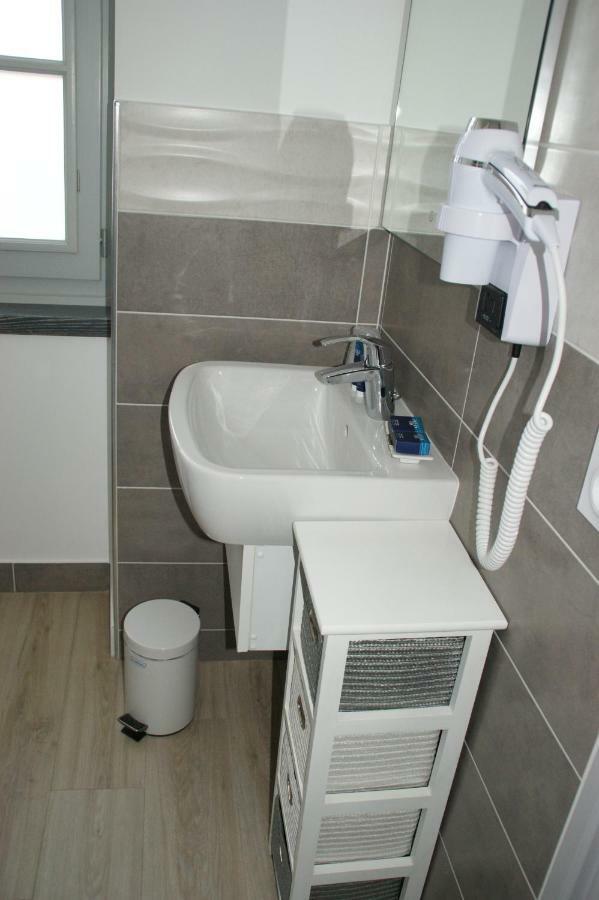 Le Home Belves Bagian luar foto