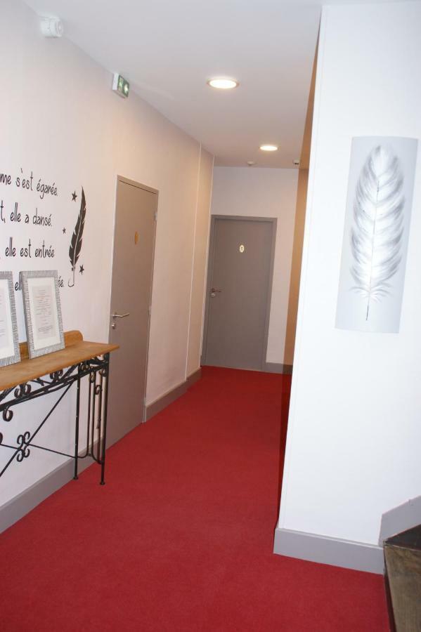 Le Home Belves Bagian luar foto